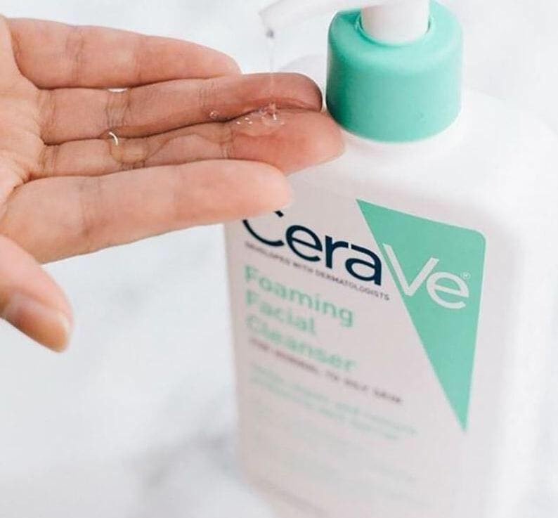 1. Sữa rửa mặt CeraVe Foaming Facial Cleanser For Normal To Oily Skin